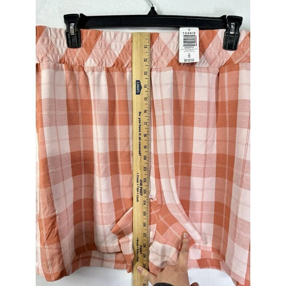 Torrid 5 Inch Seersucker Shorts Size 4 4x/26 Orange Plaid Pull On High Rise NEW - Picture 8 of 8